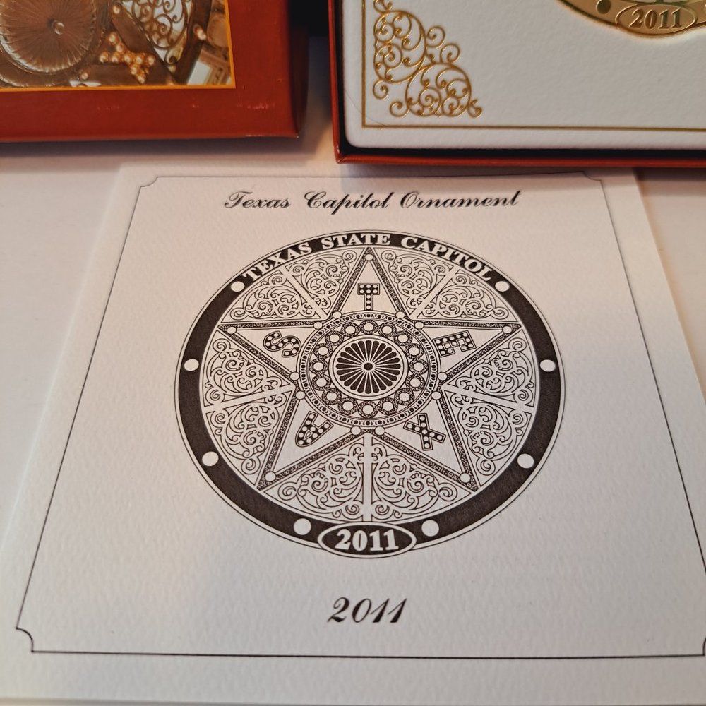 2011 Texas State Capitol Ornament with Original Box & Pamphlet - Picture 4 of 9